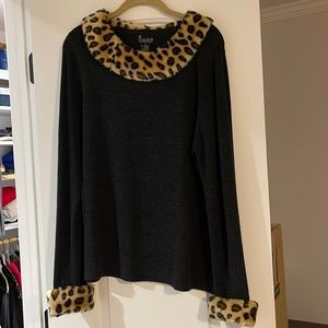 sweater with leopard scoop neck and  leopard cuffs which can be taken off.